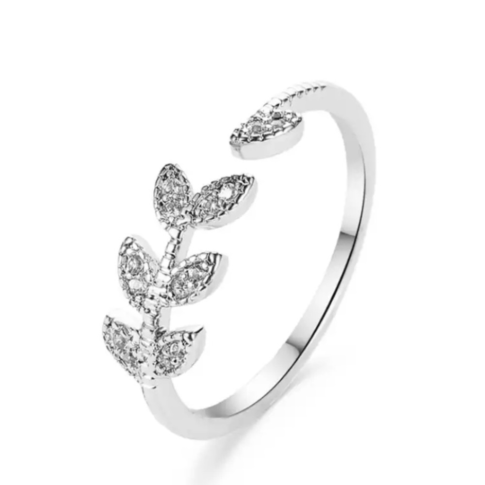 NWT Adjustable Silver Ring